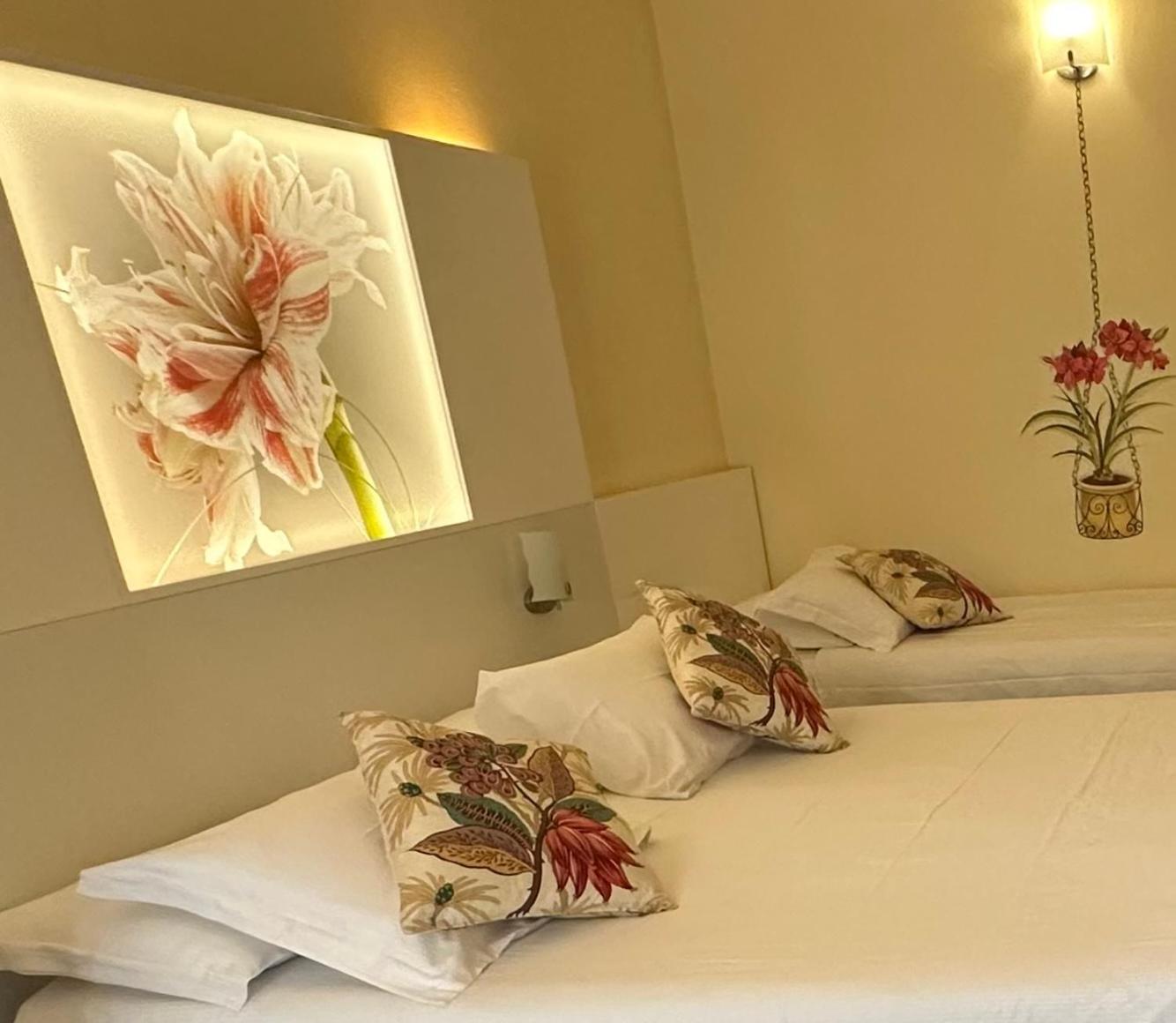 Dependance Pesce D'Oro Hotel Verbania Exterior foto