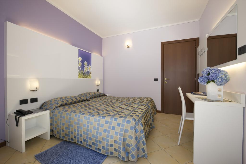 Dependance Pesce D'Oro Hotel Verbania Cameră foto